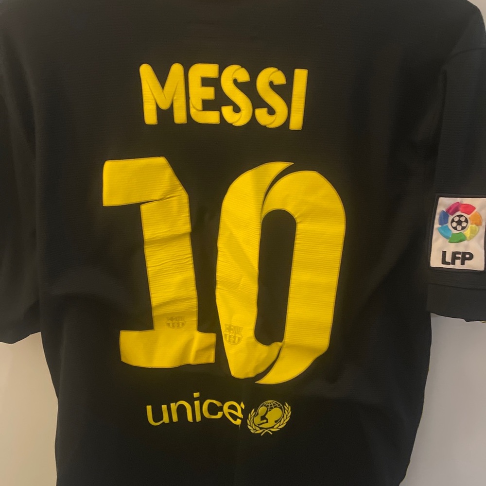 authentic  Messi jersey